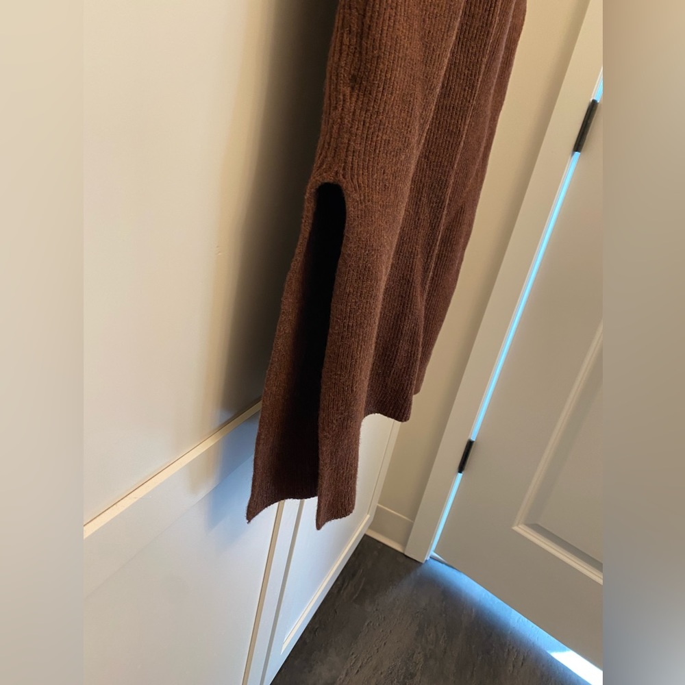 House of Harlow Two Piece Brown Sweater Top and Skirt - Picture 10 of 10